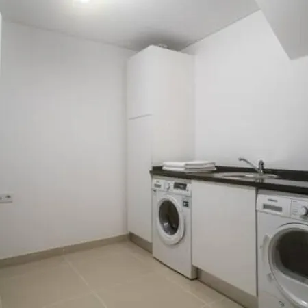 Crest 5 - 8 Pax Golf & Swimming Pool * アルマンシル