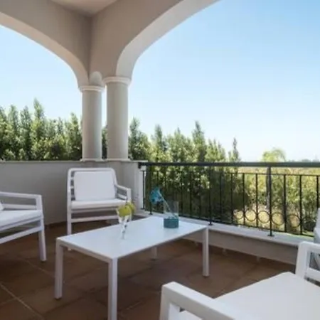 Crest 5 - 8 Pax Golf & Swimming Pool