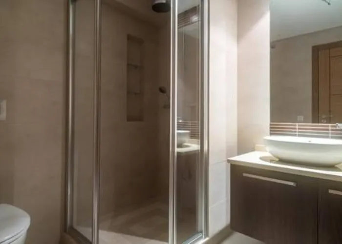 Crest 5 - 8 Pax Golf & Swimming Pool *