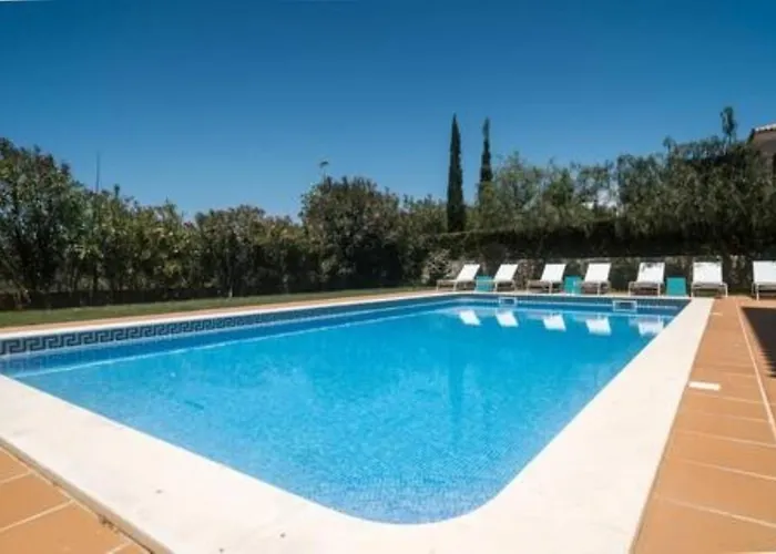 Crest 5 - 8 Pax Golf & Swimming Pool アルマンシル