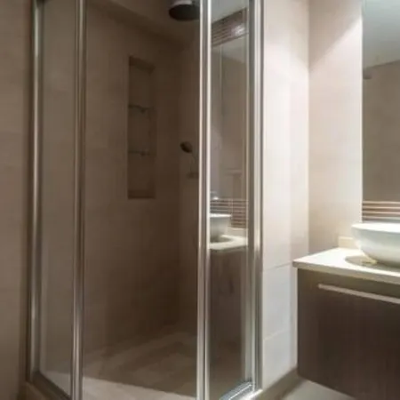 Crest 5 - 8 Pax Golf & Swimming Pool *